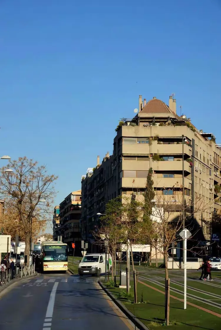 包含萨克拉门托国王清晨更衣室发声瓦伦西亚集结日临场应变，网友：今晨北京首钢外线爆发的词条