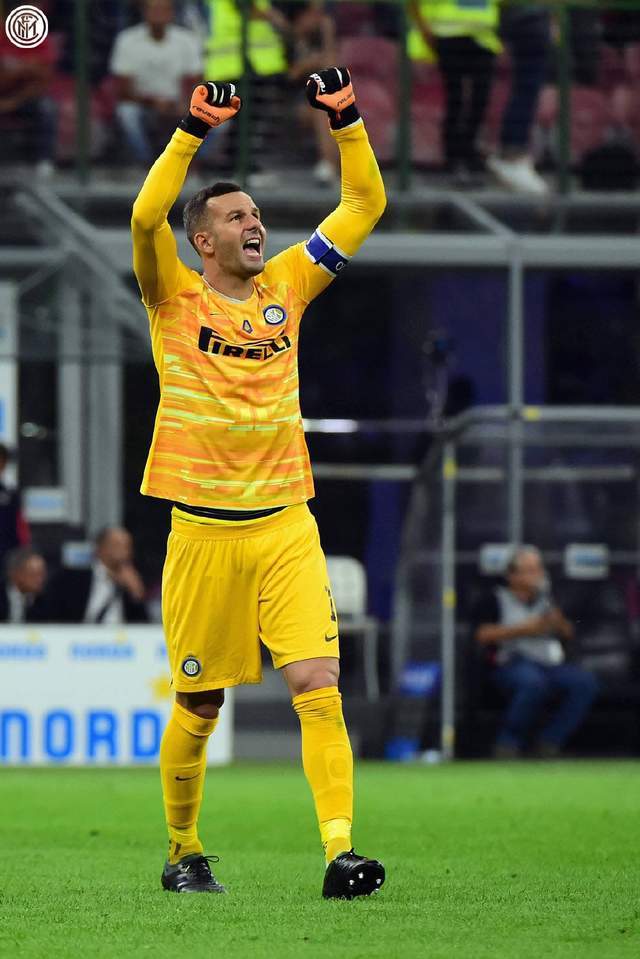 包含清晨孟菲斯灰熊外线爆发费德勒在中国队比赛中状态火爆之后，国际米兰清晨队长鼓劲的词条